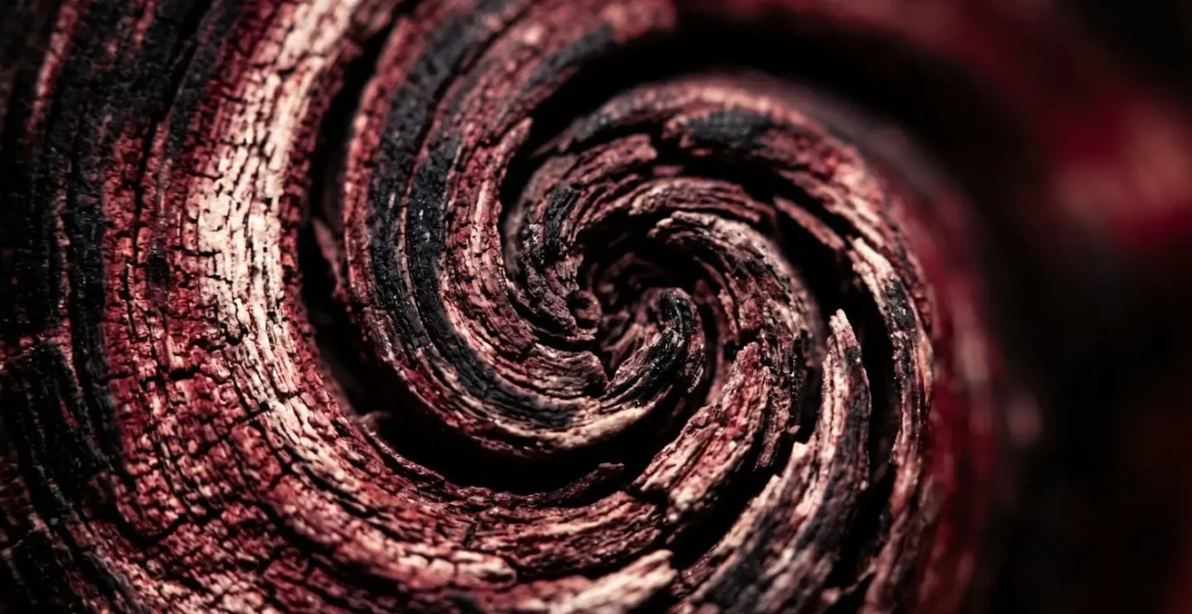 Concept visuel du piège de l'amortissement négatif avec une spirale descendante symbolisant l'endettement croissant
